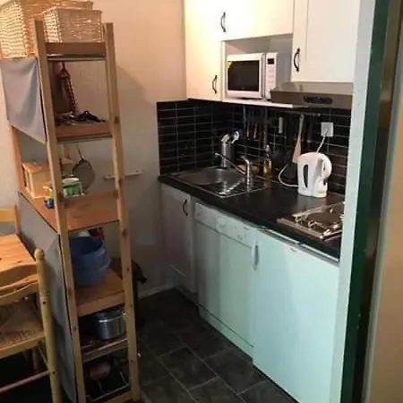 Studio With Terrace & Parking Sleeps 4 Apartment